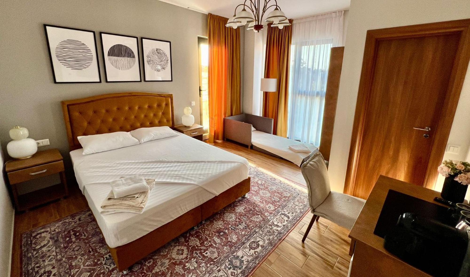 Hotel Fantazia Oradea - Self Check In & Out Exterior photo