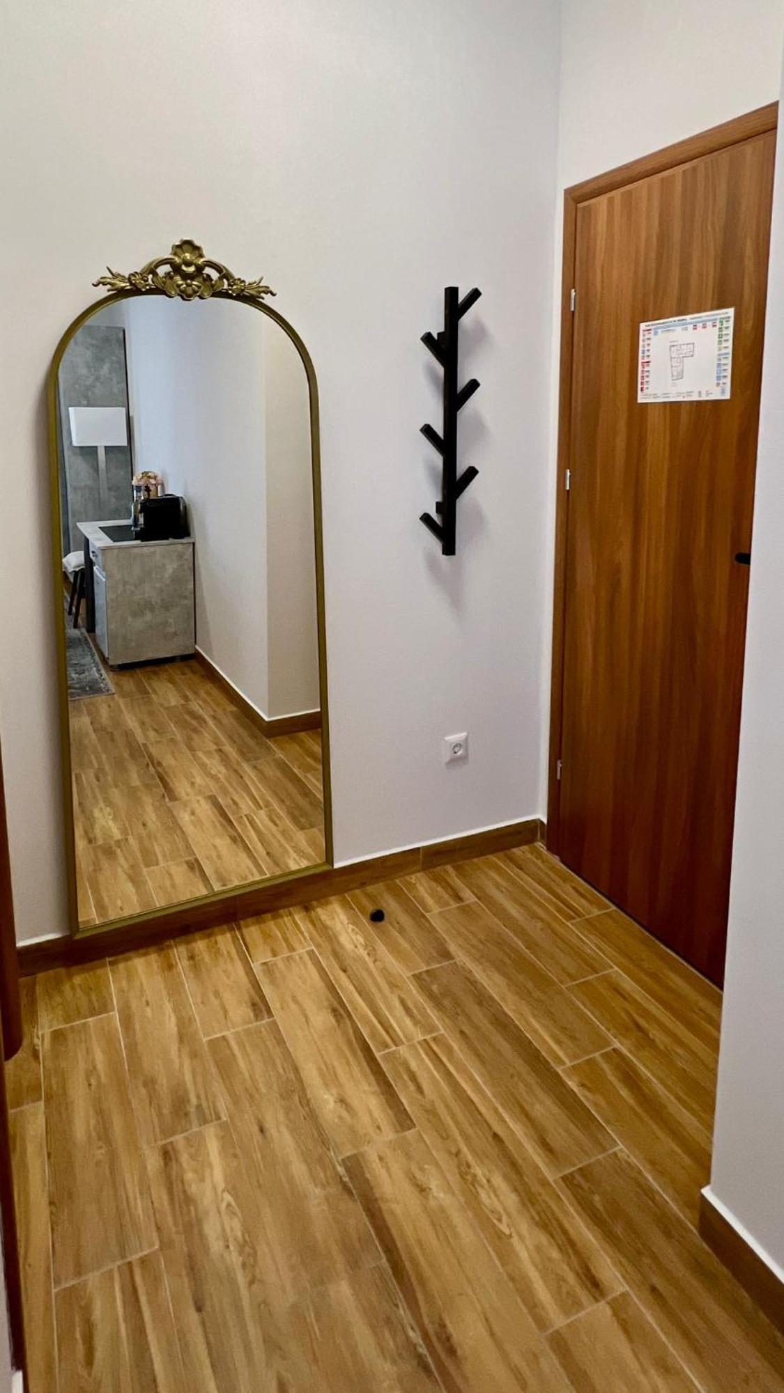 Hotel Fantazia Oradea - Self Check In & Out Exterior photo