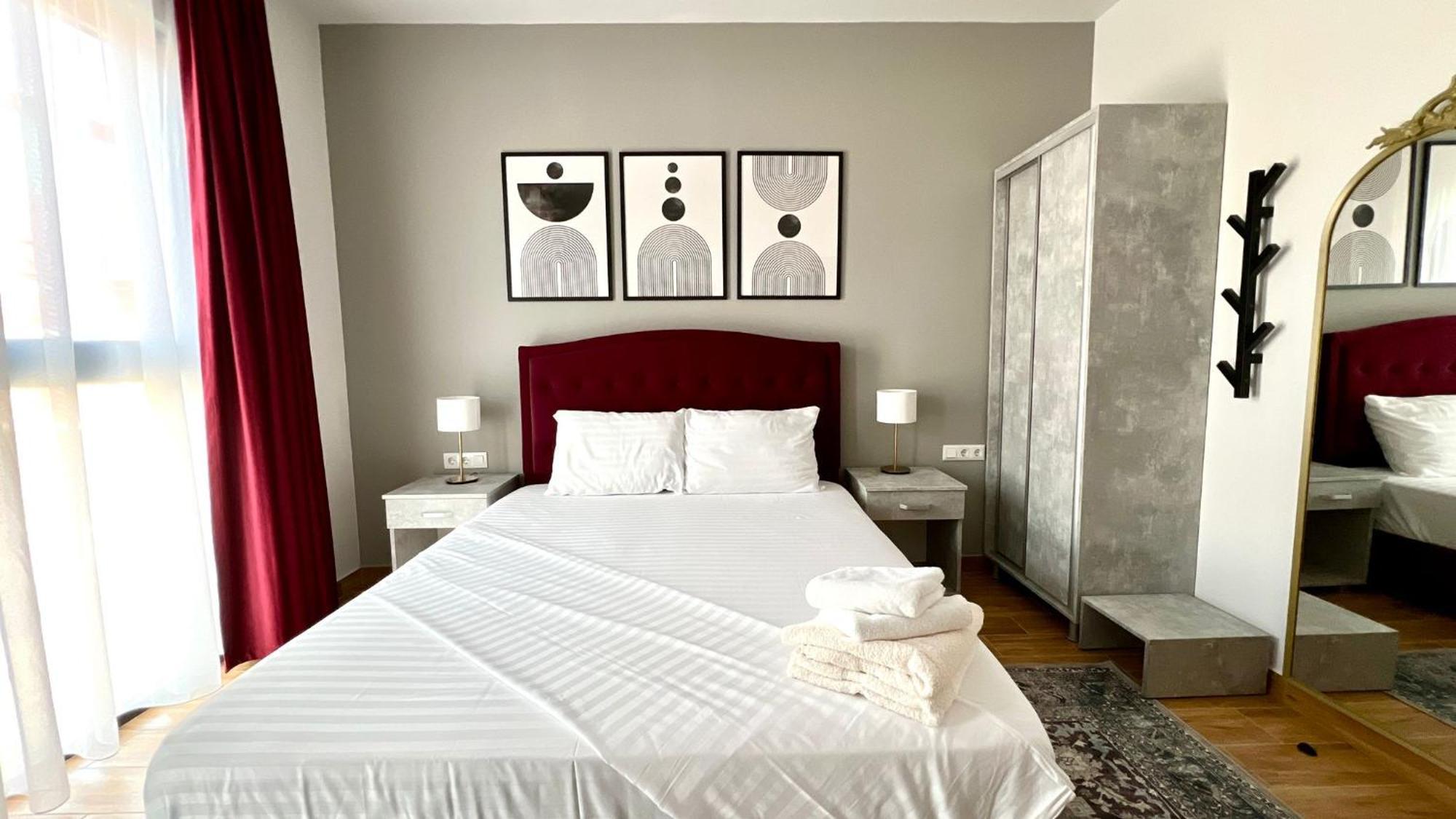 Hotel Fantazia Oradea - Self Check In & Out Exterior photo