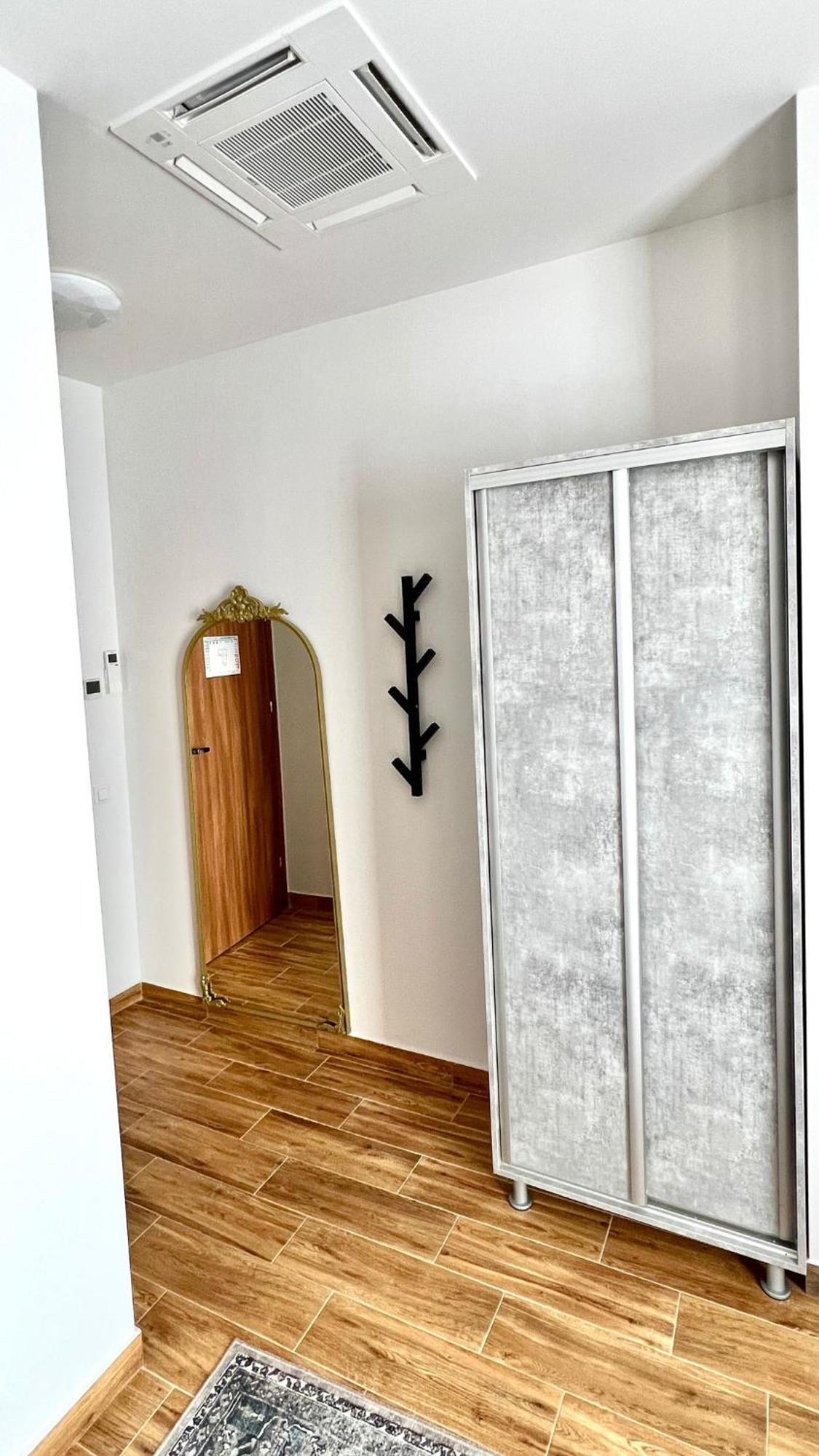 Hotel Fantazia Oradea - Self Check In & Out Exterior photo